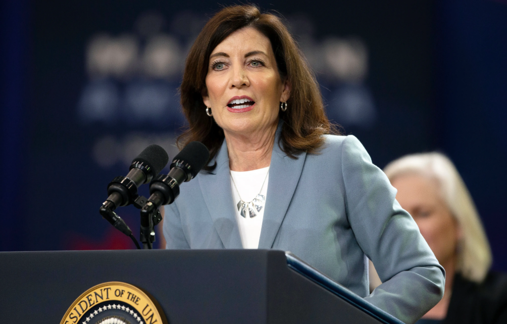 Modcityusa. com || kathy hochul height and weight